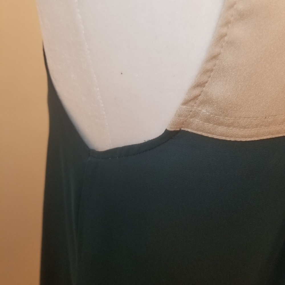 Sleevless Top - Picture 4 of 7